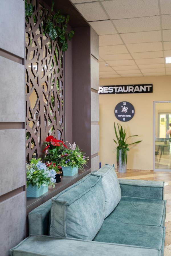 Aktau Airport Hotel Exterior foto